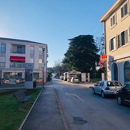 New City Center Design Apartment Poreč Exteriör bild