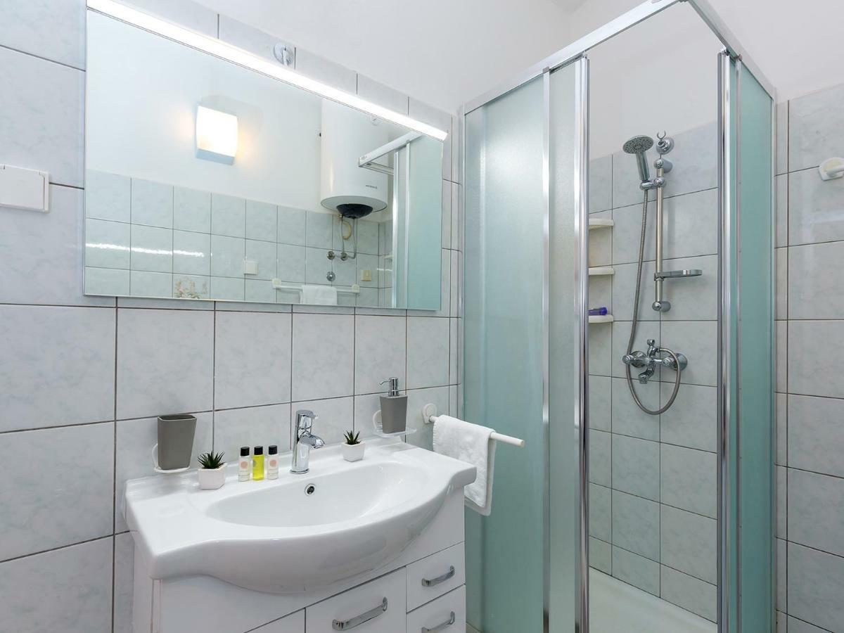 New City Center Design Apartment Poreč Exteriör bild
